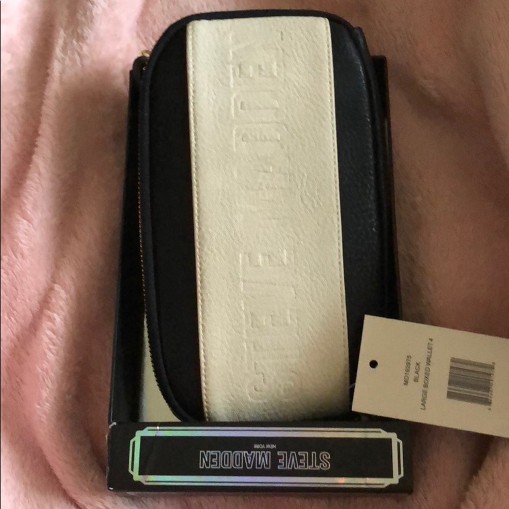 Steve Madden wallet for women’s